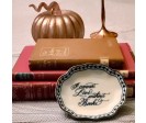 https://mag1.mottahedeh.com/media/catalog/product/cache/1/thumbnail/1500x1000/9df78eab33525d08d6e5fb8d27136e95/b/o/books_oval_w_pumpkin.jpg