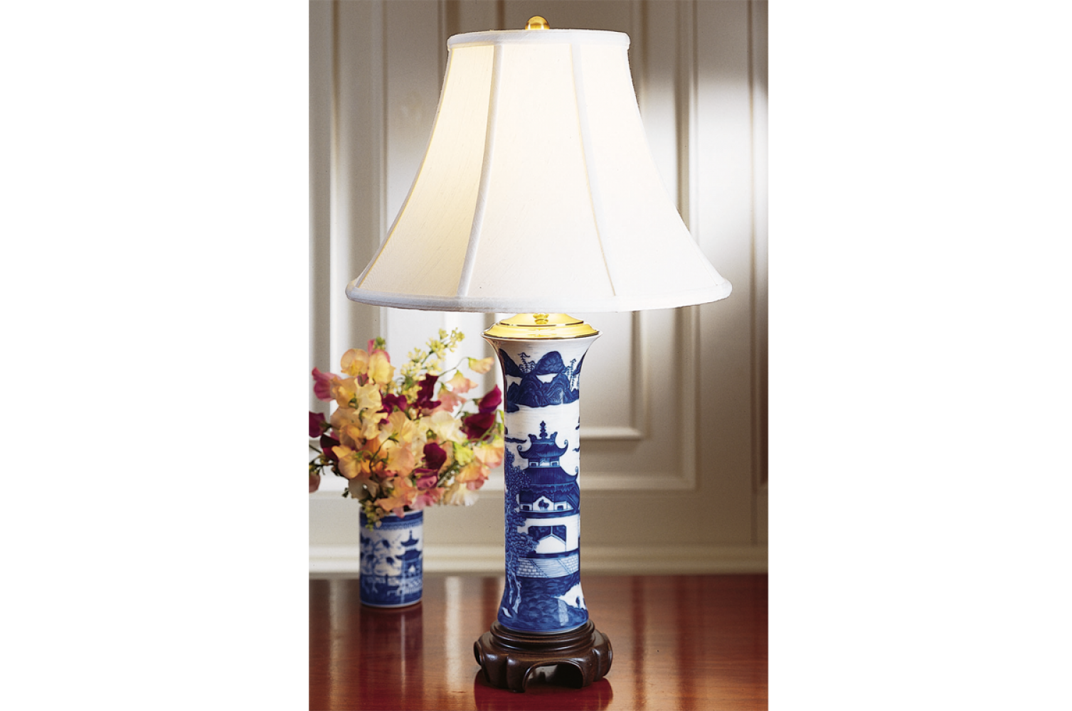 BLUE CANTON TRUMPET LAMP