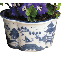 BLUE CANTON FOUR LOBED CACHEPOT