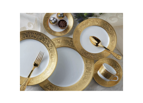 VERSAILLES  GOLD  5 PIECE PLACE SETTING