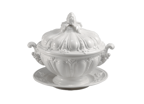 ARTICHOKE TUREEN AND STAND, CREAMWARE